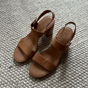 LIKE NEW Naturalizer Genn Rise Tan Leather Sandals